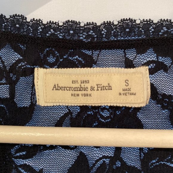 NWT Abercrombie & Fitch Mia Floral Lace Stretch Navy Tank Women's S - Picture 7 of 8